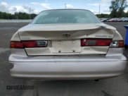 ✅ 1998 Toyota Camry LE • VIN: JT2BG22K2W0101959 • Lot: 62031075. Wystawiony na Copart z przebiegiem 224 301 mil. Bezpłatny archiwum sprzedaży aukcyjnych z USA i szczegółowy raport historii pojazdu na DreamBid. Zdjęcie 6.