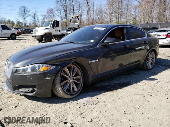 ✅ 2015 Jaguar XF Portfolio • VIN: SAJWJ0FF1F8U76451 • Lot: 44001163. Wystawiony na Copart z przebiegiem 68 556 mil. Bezpłatny archiwum sprzedaży aukcyjnych z USA i szczegółowy raport historii pojazdu na DreamBid. Zdjęcie 1.