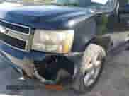 2011 Chevrolet Suburban LT z VIN 1GNSKJE33BR105732, wystawiony jako IAAI lot #43518190 z przebiegiem 181 775 mil mil oraz . Historia ofert i sprzedaży dostępna na DreamBid. Obrazek 6.