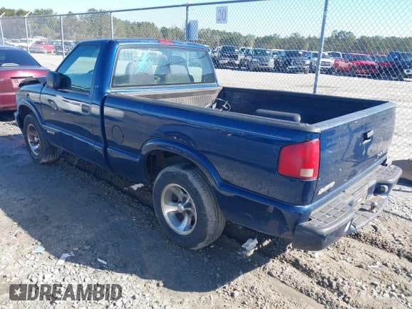 ✅ 2003 Chevrolet S-10 Work Truck • VIN: 1GCCS14X938129431 • Лот: 41463999. Опубликован ранее на IAAI с пробегом 338 054 миль. Бесплатный доступ к архиву аукционных продаж из США и подробный отчёт об истории автомобиля на DreamBid. Изображение 3.