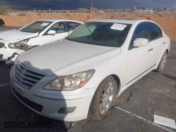 ✅ 2009 Hyundai Genesis • VIN: KMHGC46F09U047104 • Лот: 43701541. Опубликован ранее на IAAI с пробегом 222 231 миль. Бесплатный доступ к архиву аукционных продаж из США и подробный отчёт об истории автомобиля на DreamBid. Изображение 2.