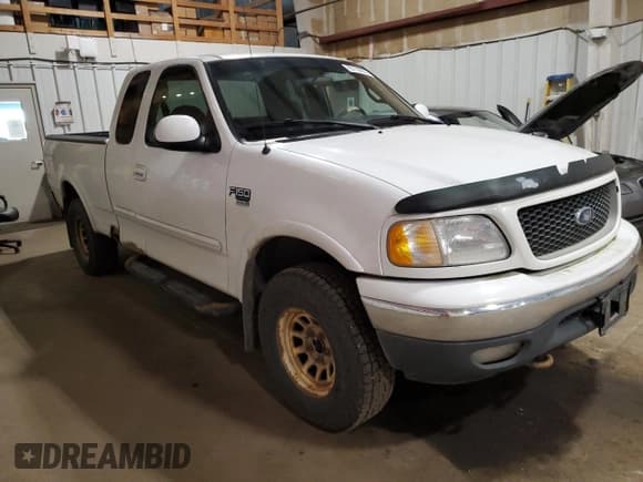 ✅ 2000 Ford F-150 XL • VIN: 2FTRX18L8YCA13686 • Lot: 85730055. Wystawiony na Copart z przebiegiem Nie podano. Bezpłatny archiwum sprzedaży aukcyjnych z USA i szczegółowy raport historii pojazdu na DreamBid. Zdjęcie 4.