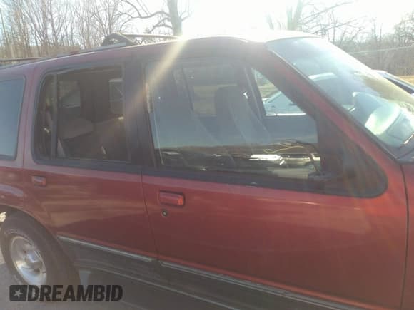 ✅ 2001 Ford Explorer XLT • VIN: 1FMZU73E21ZA04863 • Lot: 41683739. Listed on IAAI with 187,414 mi. Free auction sales archive from the USA and detailed vehicle history report at DreamBid. Image 6.