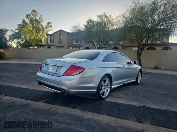 ✅ 2010 Mercedes-Benz CL 550 • VIN: WDDEJ8GB2AA023838 • Lot: 75137364. Listed on Copart with 87,401 mi. Free auction sales archive from the USA and detailed vehicle history report at DreamBid. Image 4.