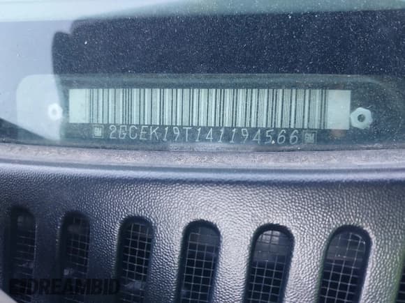 ✅ 2004 Chevrolet Silverado 1500 • VIN: 2GCEK19T141194566 • Lot: 43575172. Wystawiony na IAAI z przebiegiem 183 358 mil. Bezpłatny archiwum sprzedaży aukcyjnych z USA i szczegółowy raport historii pojazdu na DreamBid. Zdjęcie 9.