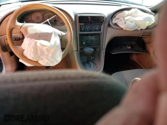 ✅ 2002 Ford Mustang Standard • VIN: 1FAFP40402F190145 • Lot: 70791935. Listed on Copart with Not provided. Free auction sales archive from the USA and detailed vehicle history report at DreamBid. Image 8.