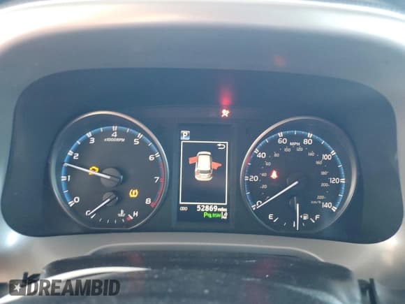 ✅ 2018 Toyota RAV4 XLE • VIN: 2T3WFREV4JW462575 • Lot: 93197755. Listed on Copart with 52,869 mi. Free auction sales archive from the USA and detailed vehicle history report at DreamBid. Image 9.