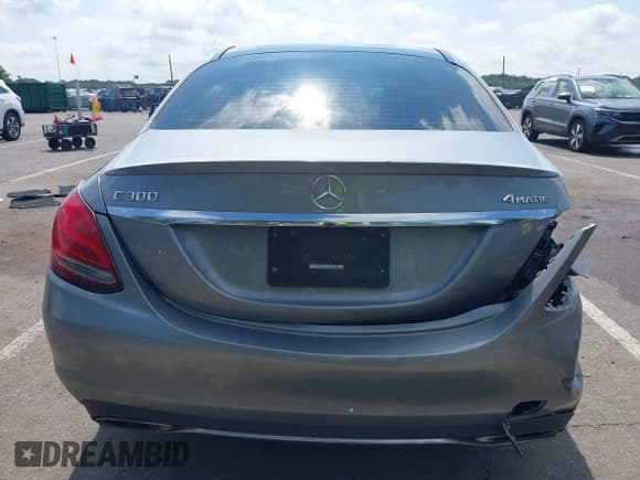 ✅ 2016 Mercedes-Benz C 300 • VIN: 55SWF4KB1GU135738 • Lot: 42741281. Wystawiony na IAAI z przebiegiem 140 003 mil. Bezpłatny archiwum sprzedaży aukcyjnych z USA i szczegółowy raport historii pojazdu na DreamBid. Zdjęcie 16.