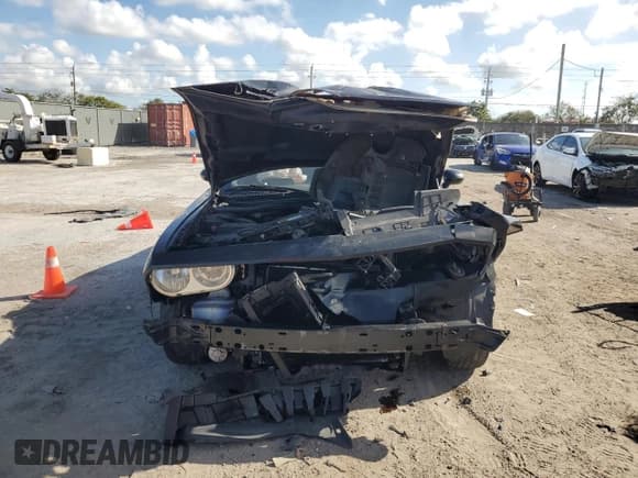 ✅ 2014 Dodge Challenger SXT • VIN: 2C3CDYAG6EH184864 • Лот: 85660624. Опубликован ранее на Copart с пробегом 105 204 миль. Бесплатный доступ к архиву аукционных продаж из США и подробный отчёт об истории автомобиля на DreamBid. Изображение 5.