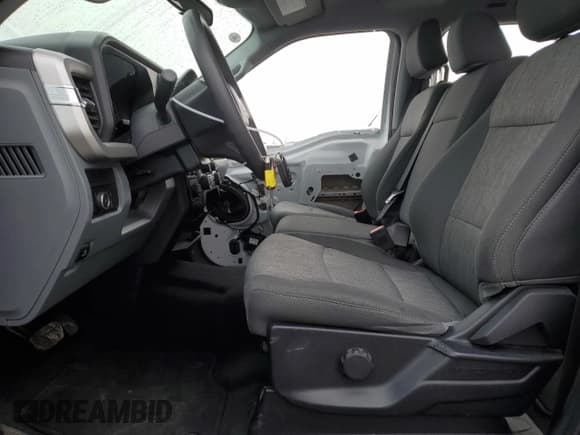 ✅ 2023 Ford F-250 XL • VIN: 1FT8W2BN4PED34325 • Lot: 49441415. Wystawiony na Copart z przebiegiem 28 974 mil. Bezpłatny archiwum sprzedaży aukcyjnych z USA i szczegółowy raport historii pojazdu na DreamBid. Zdjęcie 7.