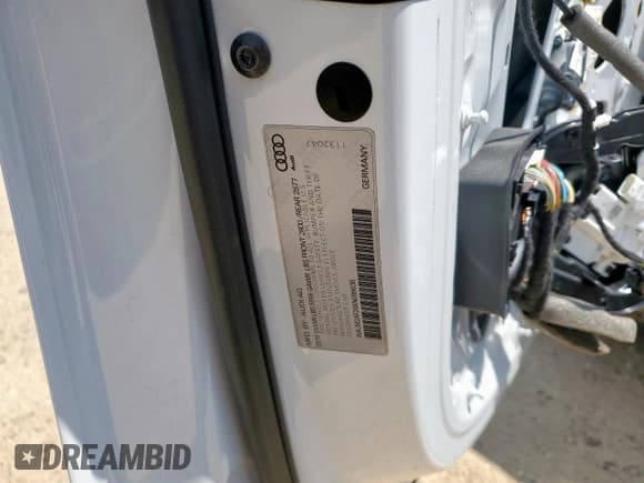 ✅ 2019 Audi A6 Prestige • VIN: WAUM2AF26KN089635 • Лот: 81255975. Опубликован ранее на Copart с пробегом 111 897 миль. Бесплатный доступ к архиву аукционных продаж из США и подробный отчёт об истории автомобиля на DreamBid. Изображение 12.