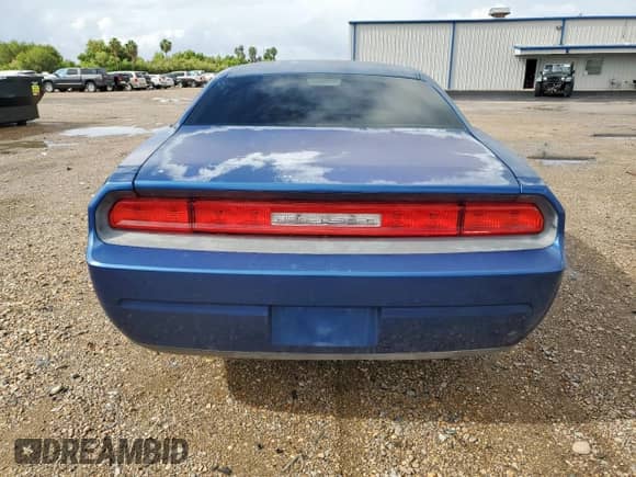 2010 Dodge Challenger SE z VIN 2B3CJ4DV3AH272726, wystawiony jako Copart lot #81085805 z przebiegiem 140 800 mil mil oraz Szkoda całkowita • Salvage title. Historia ofert i sprzedaży dostępna na DreamBid. Obrazek 6.