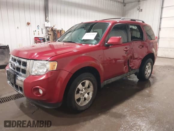✅ 2011 Ford Escape Limited • VIN: 1FMCU9EG6BKA22096 • Lot: 43634588. Wystawiony na IAAI z przebiegiem 129 157 mil. Bezpłatny archiwum sprzedaży aukcyjnych z USA i szczegółowy raport historii pojazdu na DreamBid. Zdjęcie 2.