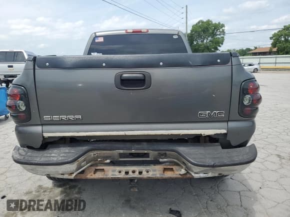 ✅ 2000 GMC Sierra 1500 SLE • VIN: 1GTEK14TXYZ181805 • Лот: 57353695. Опубликован ранее на Copart с пробегом 306 163 миль. Бесплатный доступ к архиву аукционных продаж из США и подробный отчёт об истории автомобиля на DreamBid. Изображение 6.