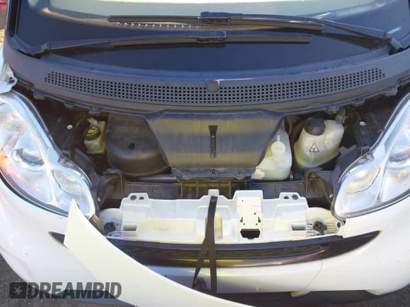 ✅ 2009 Smart fortwo Pure • VIN: WMEEJ31X99K292492 • Lot: 41029051. Listed on IAAI with 57,741 mi. Free auction sales archive from the USA and detailed vehicle history report at DreamBid. Image 10.