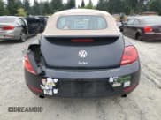 ✅ 2013 Volkswagen Beetle 2.0T w/Sound/Nav • VIN: 3VW7A7AT2DM811554 • Лот: 65853325. Опубликован ранее на Copart с пробегом 106 389 миль. Бесплатный доступ к архиву аукционных продаж из США и подробный отчёт об истории автомобиля на DreamBid. Изображение 6.