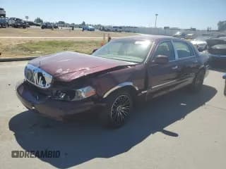 ✅ 2011 Lincoln Town Car Signature Limited • VIN: 2LNBL8CVXBX763813 • Lot: 69802455. Listed on Copart with 100,293 mi. Free auction sales archive from the USA and detailed vehicle history report at DreamBid. Image 1.