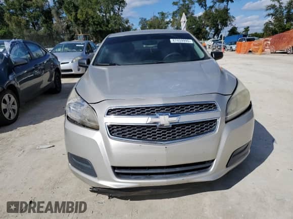 ✅ 2013 Chevrolet Malibu LS • VIN: 1G11A5SA0DF280180 • Lot: 87459995. Wystawiony na Copart z przebiegiem 184 580 mil mil. Skorzystaj z bezpłatnego archiwum sprzedaży aukcyjnych z USA i zobacz szczegółowy raport historii pojazdu na DreamBid. Zdjęcie 5.