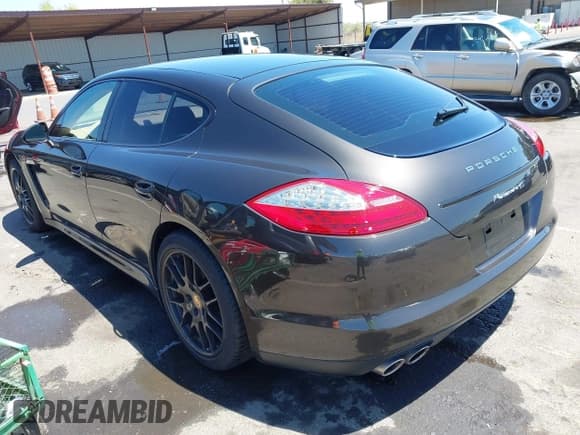 ✅ 2010 Porsche Panamera S • VIN: WP0AB2A72AL065759 • Lot: 42487233. Wystawiony na IAAI z przebiegiem 128 507 mil. Bezpłatny archiwum sprzedaży aukcyjnych z USA i szczegółowy raport historii pojazdu na DreamBid. Zdjęcie 3.