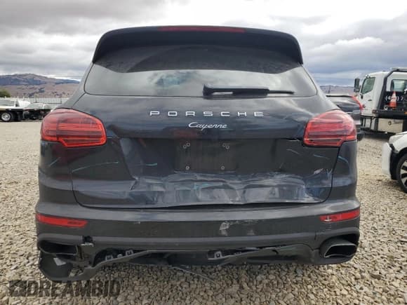 ✅ 2017 Porsche Cayenne • VIN: WP1AA2A25HKA84358 • Лот: 71681405. Опубликован ранее на Copart с пробегом 96 536 миль. Бесплатный доступ к архиву аукционных продаж из США и подробный отчёт об истории автомобиля на DreamBid. Изображение 6.