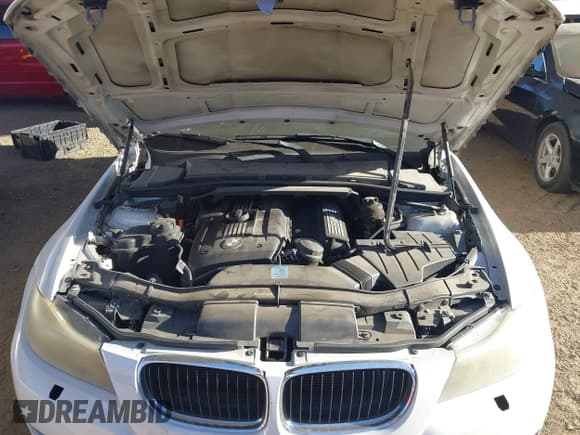 ✅ 2011 BMW 3 Series 328i xDrive • VIN: WBAPK7C57BA821826 • Lot: 43658360. Wystawiony na IAAI z przebiegiem 151 700 mil. Bezpłatny archiwum sprzedaży aukcyjnych z USA i szczegółowy raport historii pojazdu na DreamBid. Zdjęcie 10.