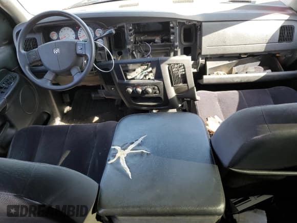 ✅ 2005 Dodge 1500 SLT • VIN: 1D7HA18NX5S174049 • Lot: 90886935. Wystawiony na Copart z przebiegiem 147 829 mil. Bezpłatny archiwum sprzedaży aukcyjnych z USA i szczegółowy raport historii pojazdu na DreamBid. Zdjęcie 8.