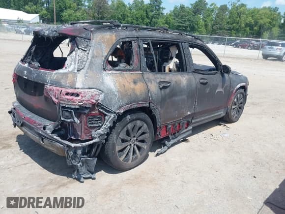 ✅ 2022 Mercedes-Benz GLB 250 • VIN: W1N4M4HB9NW184239 • Лот: 42751643. Опубликован ранее на IAAI с пробегом Не указан. Бесплатный доступ к архиву аукционных продаж из США и подробный отчёт об истории автомобиля на DreamBid. Изображение 4.