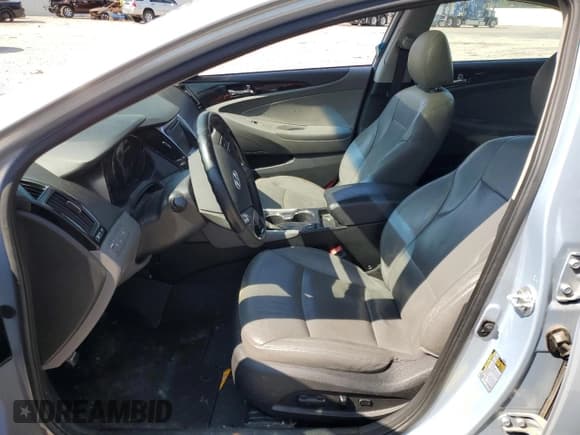 ✅ 2013 Hyundai Sonata SE • VIN: 5NPEC4AC2DH671322 • Lot: 66168114. Listed on Copart with 63,945 mi. Free auction sales archive from the USA and detailed vehicle history report at DreamBid. Image 7.