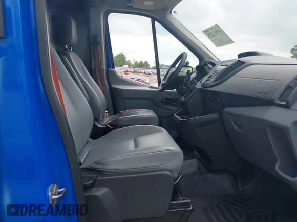 ✅ 2015 Ford Transit Cargo • VIN: 1FTNR2CM0FKA92570 • Lot: 43061239. Wystawiony na IAAI z przebiegiem 221 884 mil. Bezpłatny archiwum sprzedaży aukcyjnych z USA i szczegółowy raport historii pojazdu na DreamBid. Zdjęcie 5.