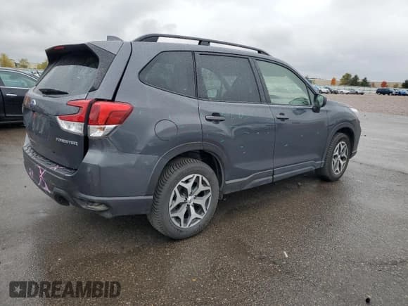 ✅ 2021 Subaru Forester Premium • VIN: JF2SKAFC7MH432927 • Lot: 90707245. Wystawiony na Copart z przebiegiem 33 063 mil. Bezpłatny archiwum sprzedaży aukcyjnych z USA i szczegółowy raport historii pojazdu na DreamBid. Zdjęcie 3.