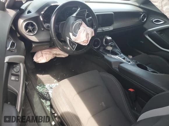 ✅ 2020 Chevrolet Camaro 1LT • VIN: 1G1FB1RS0L0111336 • Lot: 69446415. Wystawiony na Copart z przebiegiem Nie podano. Bezpłatny archiwum sprzedaży aukcyjnych z USA i szczegółowy raport historii pojazdu na DreamBid. Zdjęcie 8.