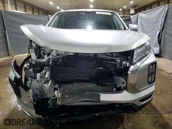 ✅ 2025 Mitsubishi Outlander S • VIN: JA4ARUAU1SU012473 • Lot: 92673445. Wystawiony na Copart z przebiegiem 8 258 mil. Bezpłatny archiwum sprzedaży aukcyjnych z USA i szczegółowy raport historii pojazdu na DreamBid. Zdjęcie 5.