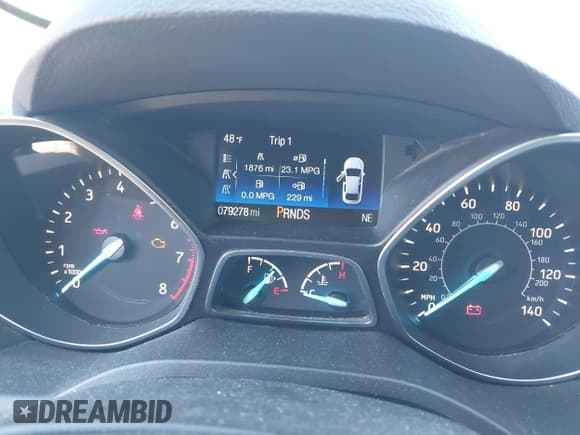 ✅ 2017 Ford Escape SE • VIN: 1FMCU9GD2HUA51174 • Lot: 41733323. Wystawiony na IAAI z przebiegiem 79 278 mil. Bezpłatny archiwum sprzedaży aukcyjnych z USA i szczegółowy raport historii pojazdu na DreamBid. Zdjęcie 16.