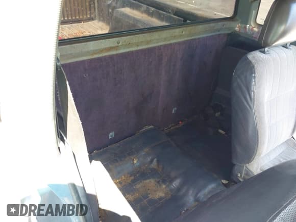 ✅ 1988 Nissan Hardbody • VIN: 1N6ND16S6JC322423 • Lot: 42278512. Wystawiony na IAAI z przebiegiem 262 773 mil. Bezpłatny archiwum sprzedaży aukcyjnych z USA i szczegółowy raport historii pojazdu na DreamBid. Zdjęcie 8.