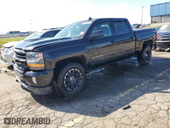 ✅ 2018 Chevrolet Silverado 1500 LT • VIN: 3GCUKREC3JG167209 • Лот: 84372035. Опубликован ранее на Copart с пробегом 110 506 миль. Бесплатный доступ к архиву аукционных продаж из США и подробный отчёт об истории автомобиля на DreamBid. Изображение 1.