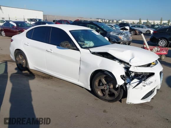 ✅ 2018 Alfa Romeo Giulia • VIN: ZARFAEBN8J7567133 • Lot: 43623720. Listed on IAAI with 70,448 mi. Free auction sales archive from the USA and detailed vehicle history report at DreamBid. Image 1.