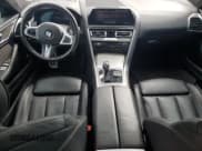 ✅ 2020 BMW 8 Series M850i • VIN: WBAGV8C02LCD32633 • Lot: 67663815. Wystawiony na Copart z przebiegiem Nie podano. Bezpłatny archiwum sprzedaży aukcyjnych z USA i szczegółowy raport historii pojazdu na DreamBid. Zdjęcie 8.