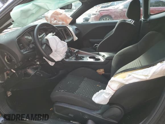 ✅ 2022 Dodge Challenger GT • VIN: 2C3CDZJGXNH164106 • Lot: 70738582. Wystawiony na Copart z przebiegiem 7 836 mil. Bezpłatny archiwum sprzedaży aukcyjnych z USA i szczegółowy raport historii pojazdu na DreamBid. Zdjęcie 7.