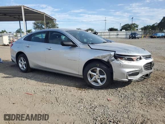 2018 Chevrolet Malibu LS z VIN 1G1ZB5ST9JF275136, wystawiony jako Copart lot #81119815 z przebiegiem 17 779 mil mil oraz Szkoda całkowita • Salvage title. Historia ofert i sprzedaży dostępna na DreamBid. Obrazek 4.