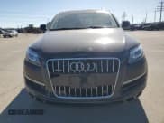 ✅ 2015 Audi Q7 Premium Plus • VIN: WA1LGAFE6FD018984 • Lot: 48009615. Wystawiony na Copart z przebiegiem 126 636 mil. Bezpłatny archiwum sprzedaży aukcyjnych z USA i szczegółowy raport historii pojazdu na DreamBid. Zdjęcie 5.