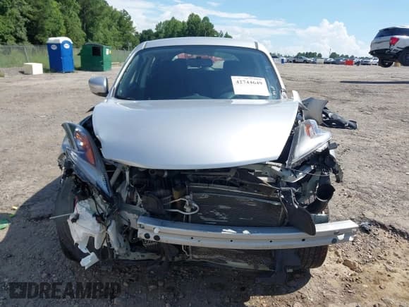 ✅ 2016 Nissan Juke S • VIN: JN8AF5MR0GT605836 • Lot: 42744649. Listed on IAAI with 126,030 mi. Free auction sales archive from the USA and detailed vehicle history report at DreamBid. Image 13.
