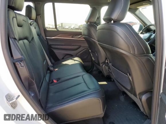 ✅ 2025 Jeep Grand Cherokee Limited • VIN: 1C4RJGBG7SC287457 • Лот: 84611965. Опубликован ранее на Copart с пробегом 8 782 миль. Бесплатный доступ к архиву аукционных продаж из США и подробный отчёт об истории автомобиля на DreamBid. Изображение 10.