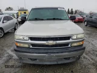 ✅ 2005 Chevrolet Suburban LS • VIN: 3GNFK16Z15G250471 • Lot: 84955194. Wystawiony na Copart z przebiegiem 192 610 mil. Bezpłatny archiwum sprzedaży aukcyjnych z USA i szczegółowy raport historii pojazdu na DreamBid. Zdjęcie 5.