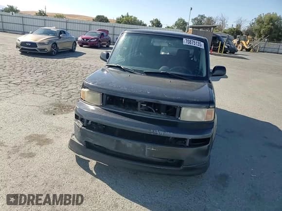 ✅ 2004 Scion xB • VIN: JTLKT324940142715 • Лот: 70875135. Опубликован ранее на Copart с пробегом 323 005 миль. Бесплатный доступ к архиву аукционных продаж из США и подробный отчёт об истории автомобиля на DreamBid. Изображение 13.