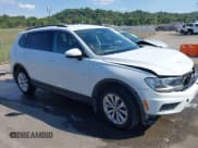 ✅ 2018 Volkswagen Tiguan SEL • VIN: 3VV3B7AX3JM040925 • Lot: 43102787. Wystawiony na IAAI z przebiegiem 104 214 mil. Bezpłatny archiwum sprzedaży aukcyjnych z USA i szczegółowy raport historii pojazdu na DreamBid. Zdjęcie 13.