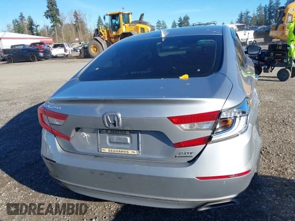 ✅ 2018 Honda Accord Touring • VIN: 1HGCV2F94JA012133 • Лот: 43728312. Опубликован ранее на IAAI с пробегом 39 583 миль. Бесплатный доступ к архиву аукционных продаж из США и подробный отчёт об истории автомобиля на DreamBid. Изображение 17.