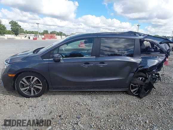 ✅ 2024 Honda Odyssey Touring • VIN: 5FNRL6H83RB030233 • Lot: 43026131. Wystawiony na IAAI z przebiegiem 23 189 mil. Bezpłatny archiwum sprzedaży aukcyjnych z USA i szczegółowy raport historii pojazdu na DreamBid. Zdjęcie 14.