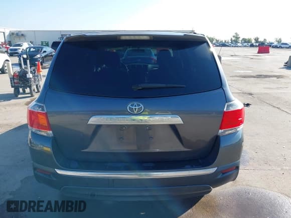 ✅ 2013 Toyota Highlander • VIN: 5TDZA3EH3DS046672 • Lot: 43298577. Listed on IAAI with 162,596 mi. Free auction sales archive from the USA and detailed vehicle history report at DreamBid. Image 16.