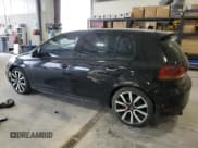 ✅ 2013 Volkswagen Golf GTI • VIN: WVWHD7AJ8DW034293 • Лот: 89883295. Опубликован ранее на Copart с пробегом 128 912 миль. Бесплатный доступ к архиву аукционных продаж из США и подробный отчёт об истории автомобиля на DreamBid. Изображение 2.