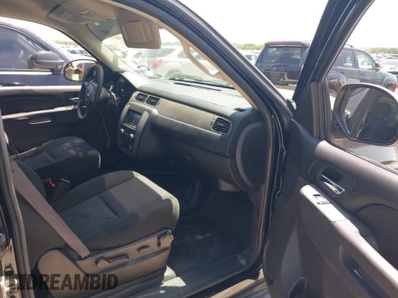 ✅ 2011 Chevrolet Tahoe Commercial • VIN: 1GNLC2E00BR258629 • Lot: 42878822. Listed on IAAI with 199,240 mi. Free auction sales archive from the USA and detailed vehicle history report at DreamBid. Image 5.